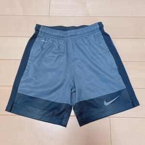 NIKE ナイキ　ドライフィット　DRI-FIT ハーフパンツ　ズボン　半ズボン　ハーパン　キッズ　130 スポーツ　 ウェア