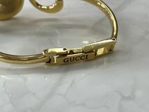 GUCCI グッチ 1600 ハートバングル　ウォッチ　ホワイトシェル文字盤　クオーツ 腕時計 レディース　_画像6