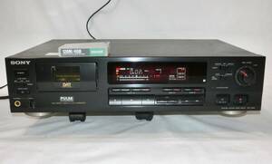 SONY DTC-690,DAT tape deck, recording reproduction OK, pictured DAT tape attaching 