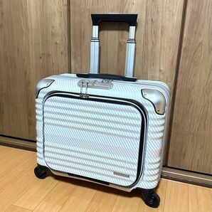 【美品】 レジェンドウォーカー スーツケース ブレイド 機内持込 31L 4輪