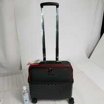 ①　ブラック　Sサイズ　横型　フロントオープン　スーツケース　機内持ち込み　８輪　拡張機能　TSAロック　在庫処分　_画像1