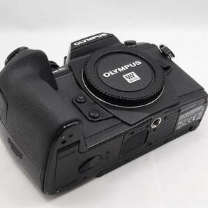 ★美品★ 即決 格安 OLYMPUS オリンパス OM-D E-M1 Mark II ミラーレス一眼カメラ ボディ ブラック フラッシュ バッテリー２個（R6-183）の画像4