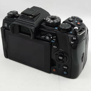 ★美品★ 即決 格安 OLYMPUS オリンパス OM-D E-M1 Mark II ミラーレス一眼カメラ ボディ ブラック フラッシュ バッテリー２個（R6-183）の画像3