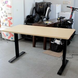 T964) Flexispot Electric Evohed Desk Ширина на 140 см. Сделано в 2018 году Rovers (ок.) 75-124 см натурального дерева.