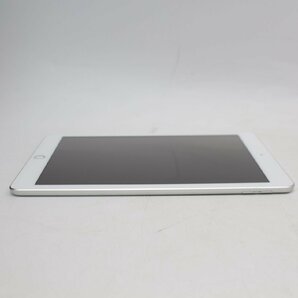 554)【美品】Apple iPad 第5世代 Wi-Fiモデル 32GB MP2G2J/A シルバーの画像6