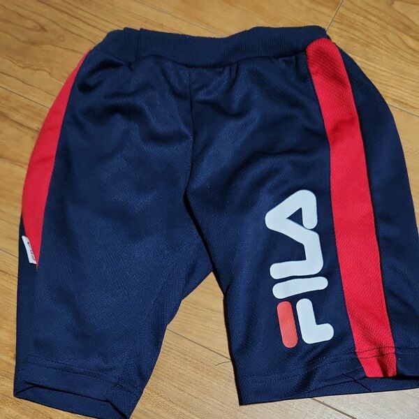 ハーフパンツ　FILA