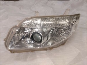 NZE141　カローラアクシオ　左ヘッドライト　HID KOITO