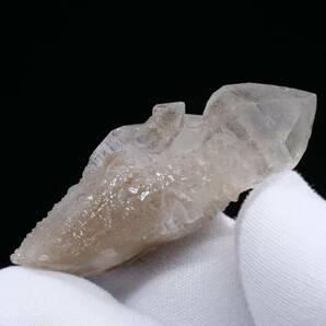 【鉱物 標本 水晶 結晶 原石】中国 内モンゴル クォーツ ポイントの画像1