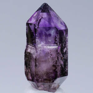 【鉱物 標本 紫水晶 結晶 原石】ジンバブエ アメジスト ポイント 気泡入りの画像1