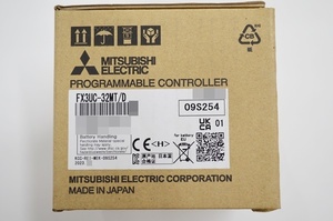 未使用 三菱電機 FX3UC-32MT/D シーケンサ 2023年製 複数在庫有