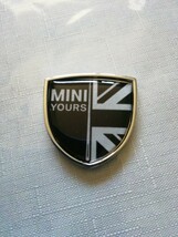 BMW MINI ミニクーパー　英国旗　ブラック YOURS ユニオンジャック エンブレム メタル ステッカー　_画像4