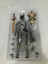 HS098-240406-062【中古】BANDAI フィギュアーツ オオクワガタオージャー 王様戦隊 キングオージャー S.H.Figuarts 魂ウェブ商店限定_画像3