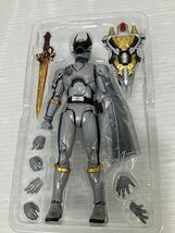 HS098-240406-062【中古】BANDAI フィギュアーツ オオクワガタオージャー 王様戦隊 キングオージャー S.H.Figuarts 魂ウェブ商店限定_画像4