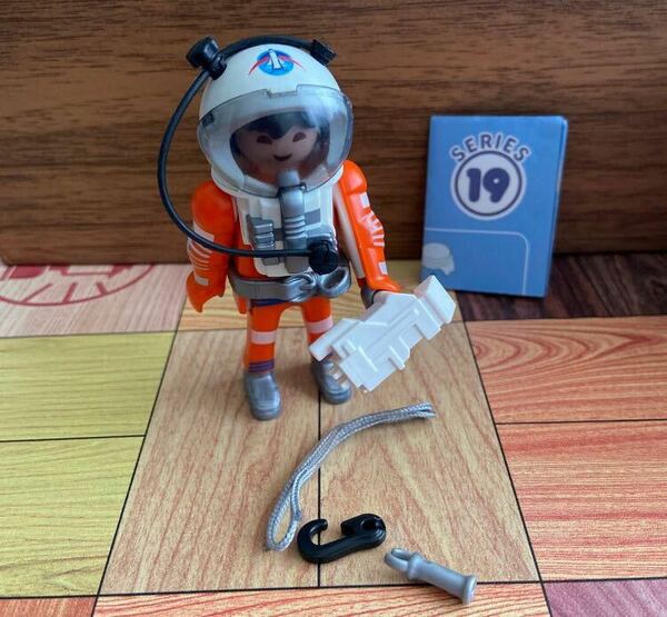 新品プレイモービル figures シリーズ　アジア系の宇宙飛行士　ドールハウス　ミニチュア　Kindly search playmobil yoru!