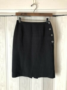 *Rouge fonce/ Rouge Phonce / side button attaching / black. knees height tight skirt *B