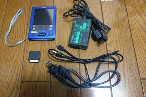 ☆ Операция красивого продукта Sony Clie PEG-TJ25 Неоновый синий ремешок, стилус, адаптер переменного тока, USB-кабель, адаптер штекеры, используемый