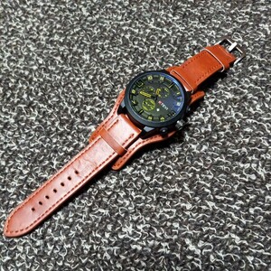 腕時計　ベルト合成皮革　メーカー不明