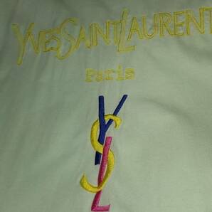 送料無料★ YVES SAINT LAURENT イヴサンローラン 薄黄緑 ロゴ刺繍入り Tシャツ M L メンズの画像2