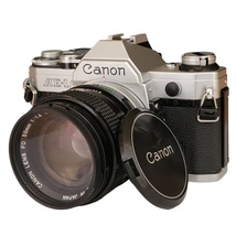 ☆Canon AE-1 / キャノン フィルム 一眼レフ レンズ１本付き FD 50mm F1.4 電池交換済み カメラ フィルムカメラ !! _画像1