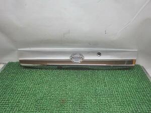 [中古] H29/3 デイズルークス DBA-B21A バックドア/リアゲートガーニッシュ 368031