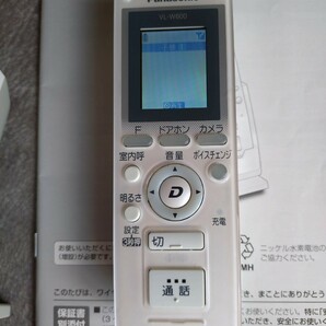 送料無料 匿名配送 Panasonic パナソニック ドアホン ワイヤレスモニター インターホン 子機 VL-W600 充電台/アダプター/取扱説明書の画像2