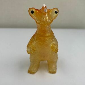 怪獣　ソフビ　高さ8cm　現状品