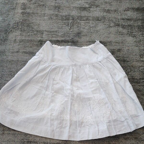 ファミリア スカート　刺繍　女の子　130cm