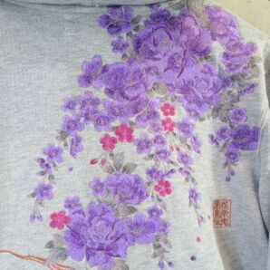 9140b18◆美品です◆絡繰魂 流儀 からくりだましい◆花柄 和柄刺繍 フルジップ スエットパーカー XL/トレーナー/ジャケット/スカジャン女性の画像6