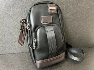 トゥミ　TUMI　バッグ　レザー　ショルダーバッグ　ワンショルダー　ハンドバッグ　ボディバッグ　未使用品