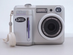 ニコン Nikon コンパクトデジタルカメラ シルバー COOLPIX 880