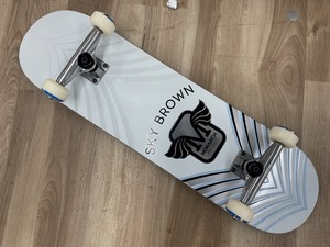 スカイブラウン SKYBROWN 【美品】スケートボード 80ｃｍ ホワイト MONARCH PROJECT