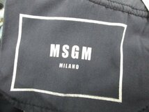 MSGM エムエスジーエム ★ ライン入 ロゴパッチ付 ダメージ加工 デニム ハーフ ショート パンツ ★ サイズ48(ウエスト82)_画像5