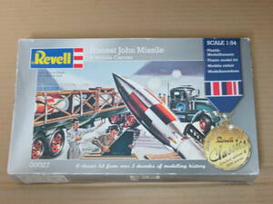 Honest John Missile ＆ Mobile Carrier ミサイルw/トレーラー 1/54　00027 Revell レベル 模型 プラモデル