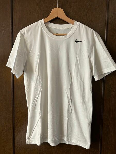 NIKE DRIFIT Tシャツ　サイズM