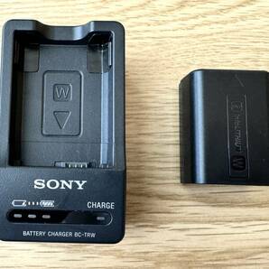 ★SONY ソニー★美品！BC-TRW 充電器 NP-FW50 純正バッテリー セット a6400 a6500 の画像1