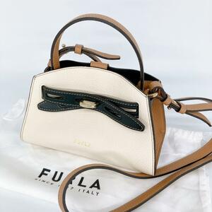 極美品FURLA フルラ　マルゲリータ　2wayショルダーバッグ　レザー