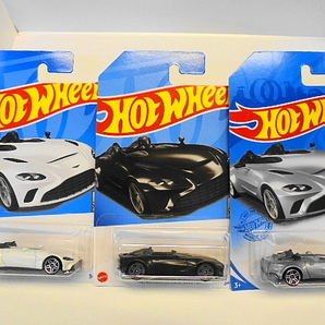 Hotwheels アストンマーチン V12 スピードスター ホットウィール ミニカー 3台セットの画像1