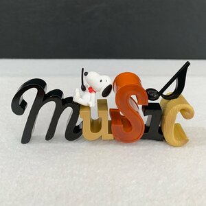 MUSIC 「SNOOPY COLLECTION of WORDS」スヌーピー　フィギュア★サイズ約10cm〈wk