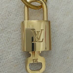 ルイヴィトン313　パドロックカデナ南京錠　鍵付き　ゴールド色　超美品キーホルダー　アクセサリー