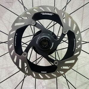 ■未使用■zipp ジップ 303s シマノフリー チューブレス カーボンホイール disc タイヤ ローター付属 ロードバイク パーツ P0616の画像10