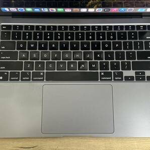 【良品♪】Apple MacBook Air 2020[ M1 3.2GHz/RAM:8GB/SSD:512GB/13.3インチ]Sonoma スペースグレー 動作品の画像2