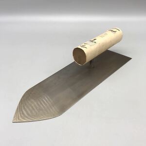 【新品 未使用】左官コテ 油焼中塗 300mm ヤマサ やまさ 山さ 鏝 道具 左官道具 コテ 職人 道具 大工 工具 條九阪大 おすすめ