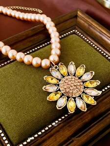 レディース ジュエリー ネックレス ビーズ 1個の高級なパールのフルダイヤモンドのクラビクルチェーン、華やかなネックレス。デザイン