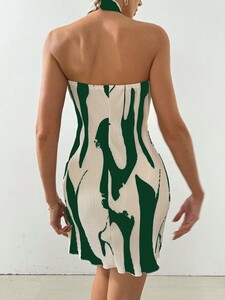 レディース ドレス _ 女性ファッション グリーンとホワイトのコントラストカラーホルターネックドレス