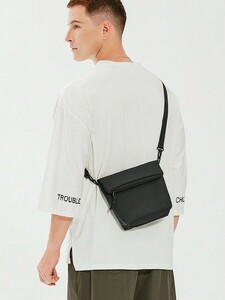 メンズ バッグ ショルダーパック デザインセンスあふれるミニマリストのユニセックススリングバッグ。スマートフォンやスポーツ用具、学