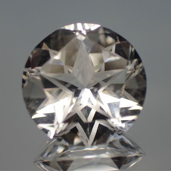 クォーツスターカット 4.84ct ラウンド ルース