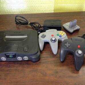 Nintendo N64 console 2controllers tested 任天堂 N64 本体1台 コントローラー2台 動作確認済 D580の画像2