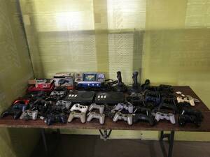 SONY Playstation PS3 PS2 PS1 38controllers working ソニー プレステ PS3 PS2 PS1 コントローラ 38台 動作品有 C47