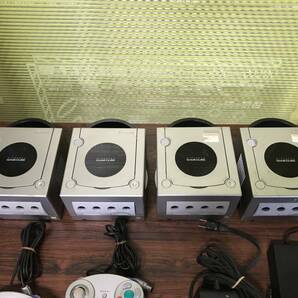 Nintendo GameCube 4Consoles 4controllers tested 任天堂 ゲームキューブ 本体4台 コントローラ４台 動作確認済 C331の画像4