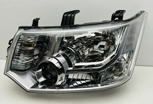 美品 割れ無 三菱 デリカD:5 / D5 CV5W CV1W CV2W CV4W 純正 HID ヘッドライト 左 バラスト バーナー付 KOITO 100-87918 (R160)